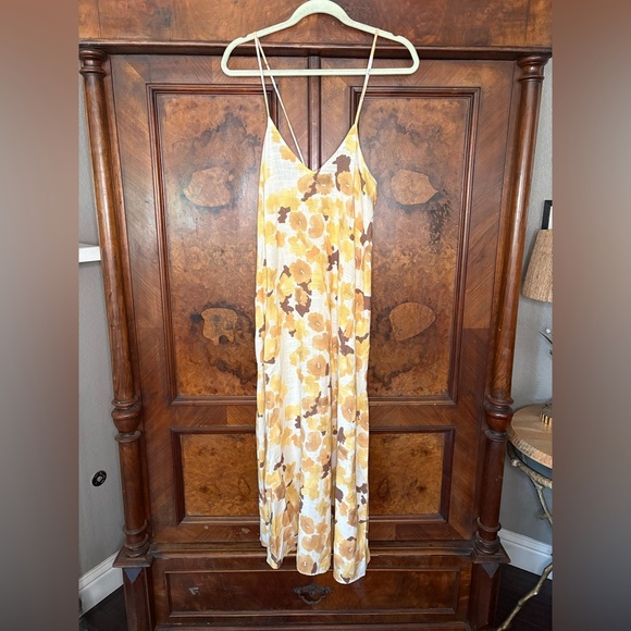 GUC Oysho- Floral Maxi Dress in Yellow and Brown. Size M - Picture 3 of 8
